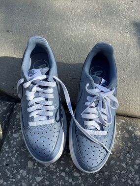 Women’s platform Nike sneakers